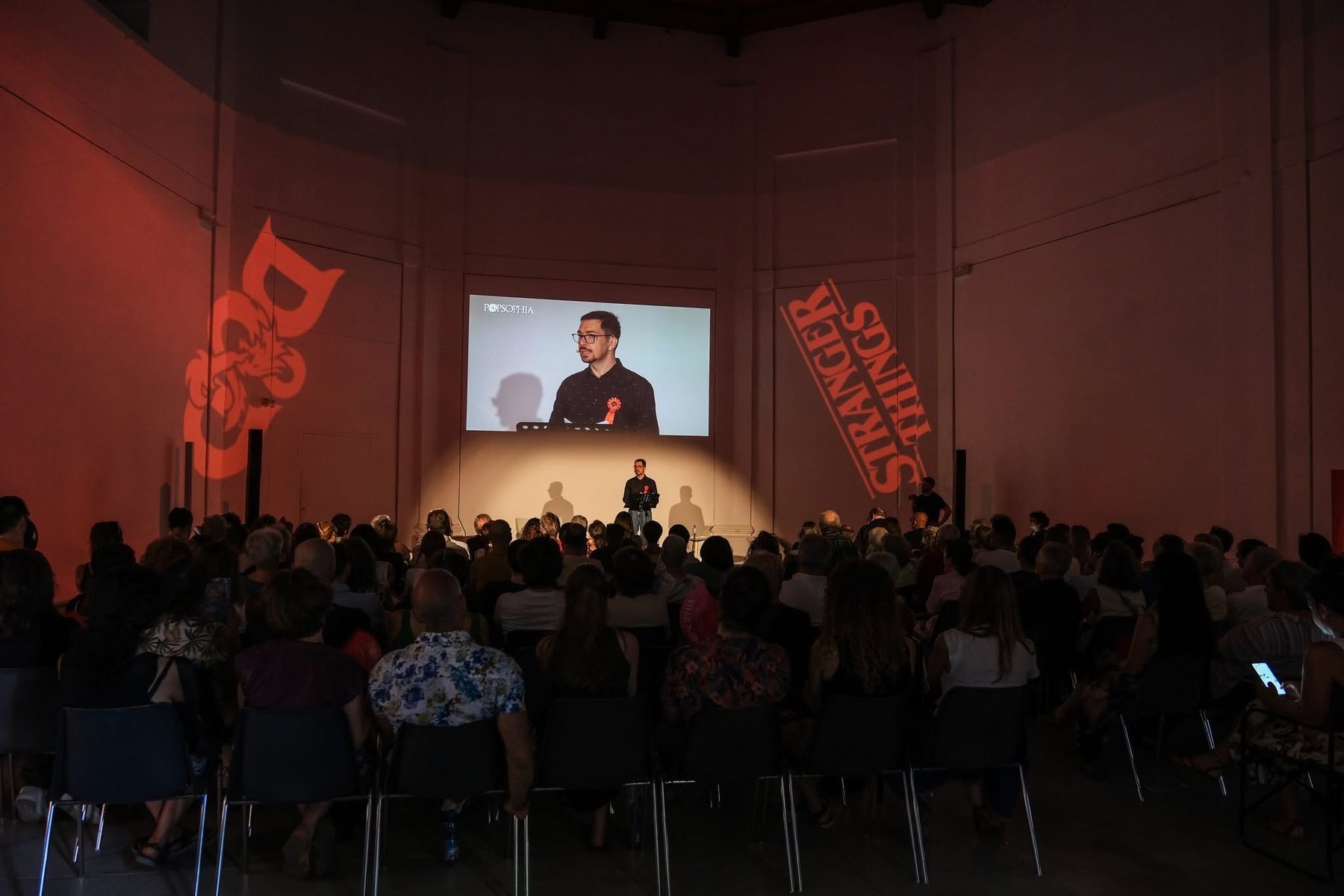 Kristian Sensini durante un incontro pubblico dedicato al gioco di ruolo